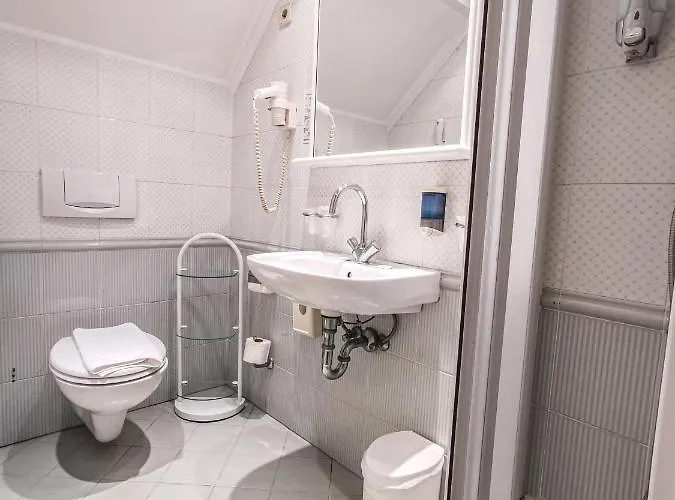 Offi Haz בית הארחה